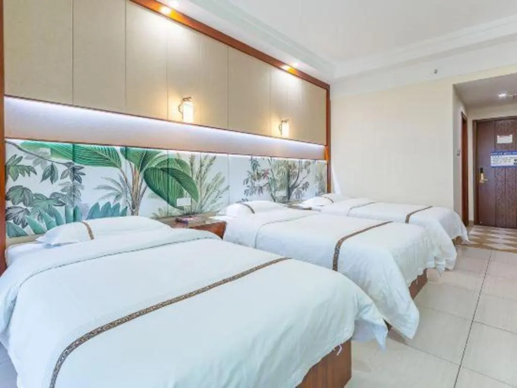 Mango Sea View Hotel Санья