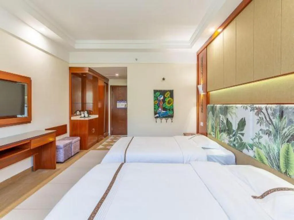 Mango Sea View Hotel Санья