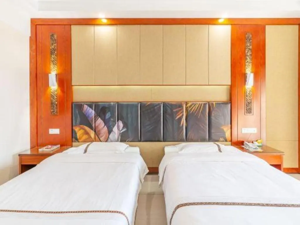Mango Sea View Hotel Санья