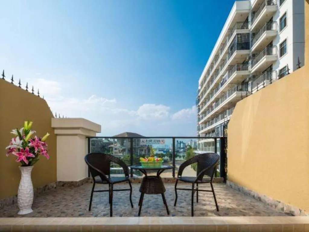 Mango Sea View Hotel Санья 2*,