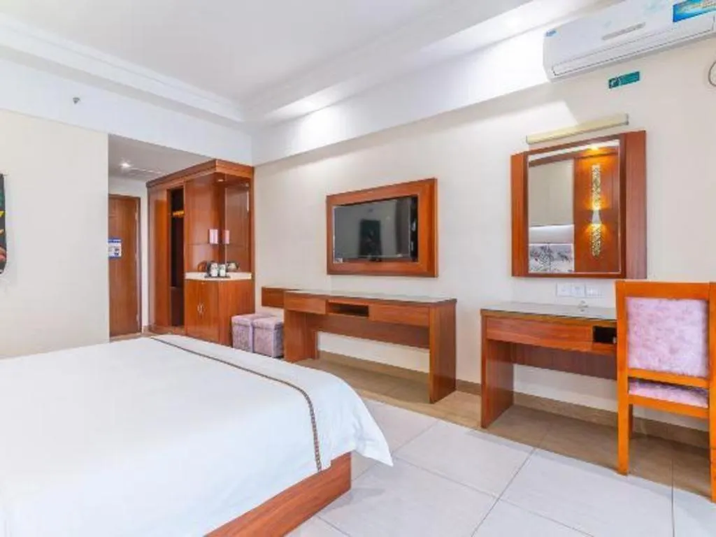 Mango Sea View Hotel Санья
