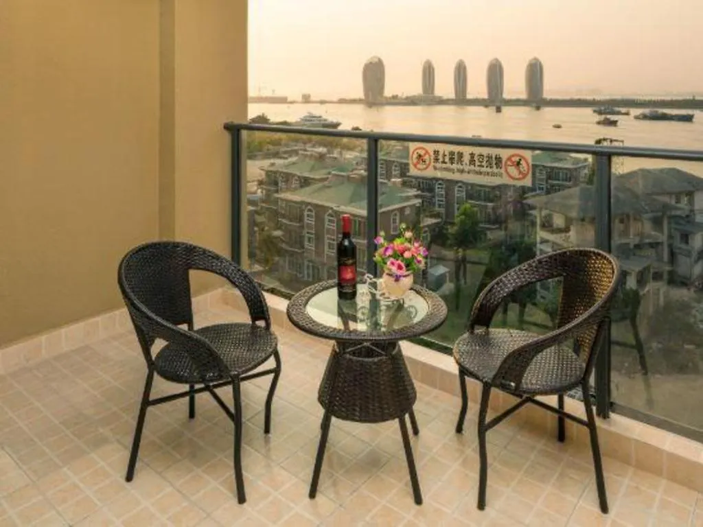 Mango Sea View Hotel Санья