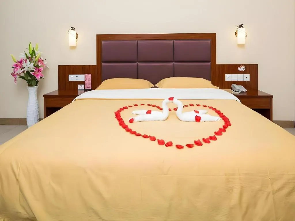 Mango Sea View Hotel Санья